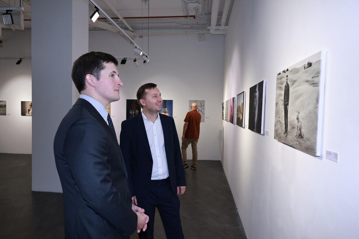 Выставка работ лауреатов Конкурса Стенина впервые открылась в Катаре Выставка работ лауреатов Конкурса Стенина впервые открылась в Катаре - Rossiya Segodnya, 1180, 26.09.2025