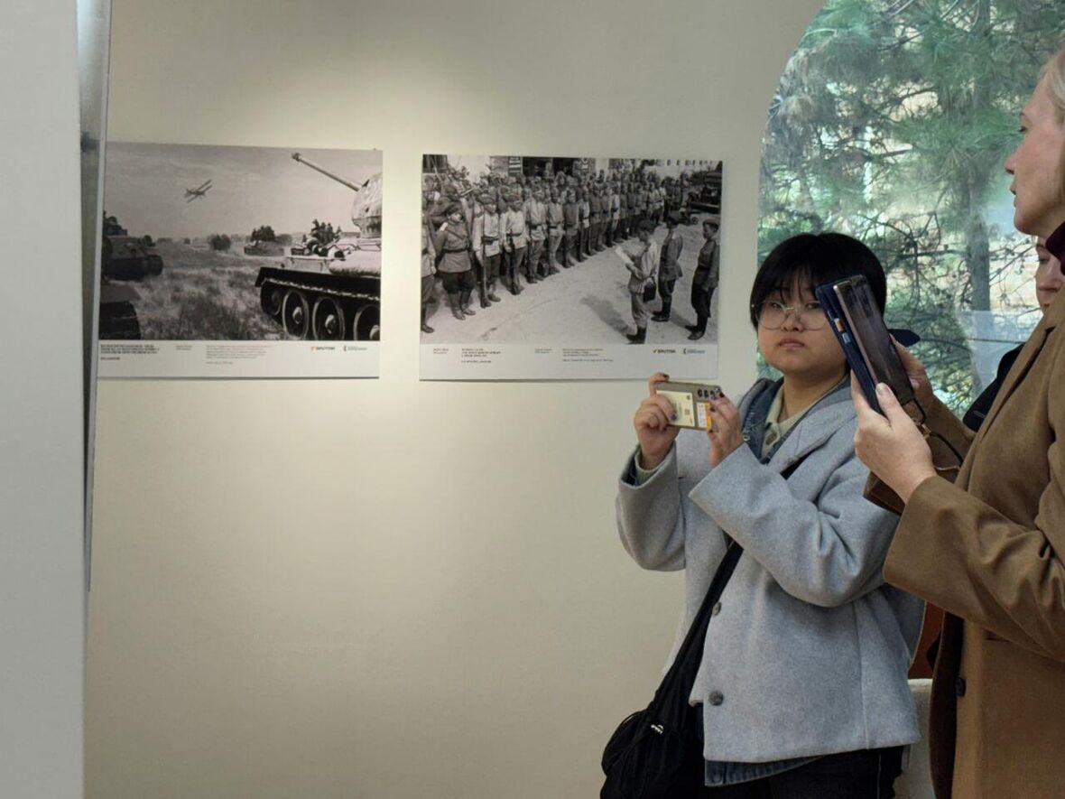 Фотовыставка "Освобождение. Мир народам" в Сеуле Фотовыставка "Освобождение. Мир народам" в Сеуле - Rossiya Segodnya, 1180, 26.11.2025